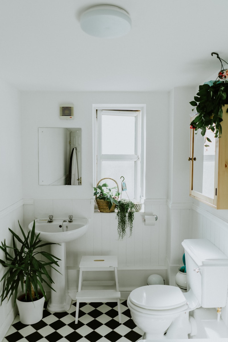 Compact bathroom built by Madtoro group in North York